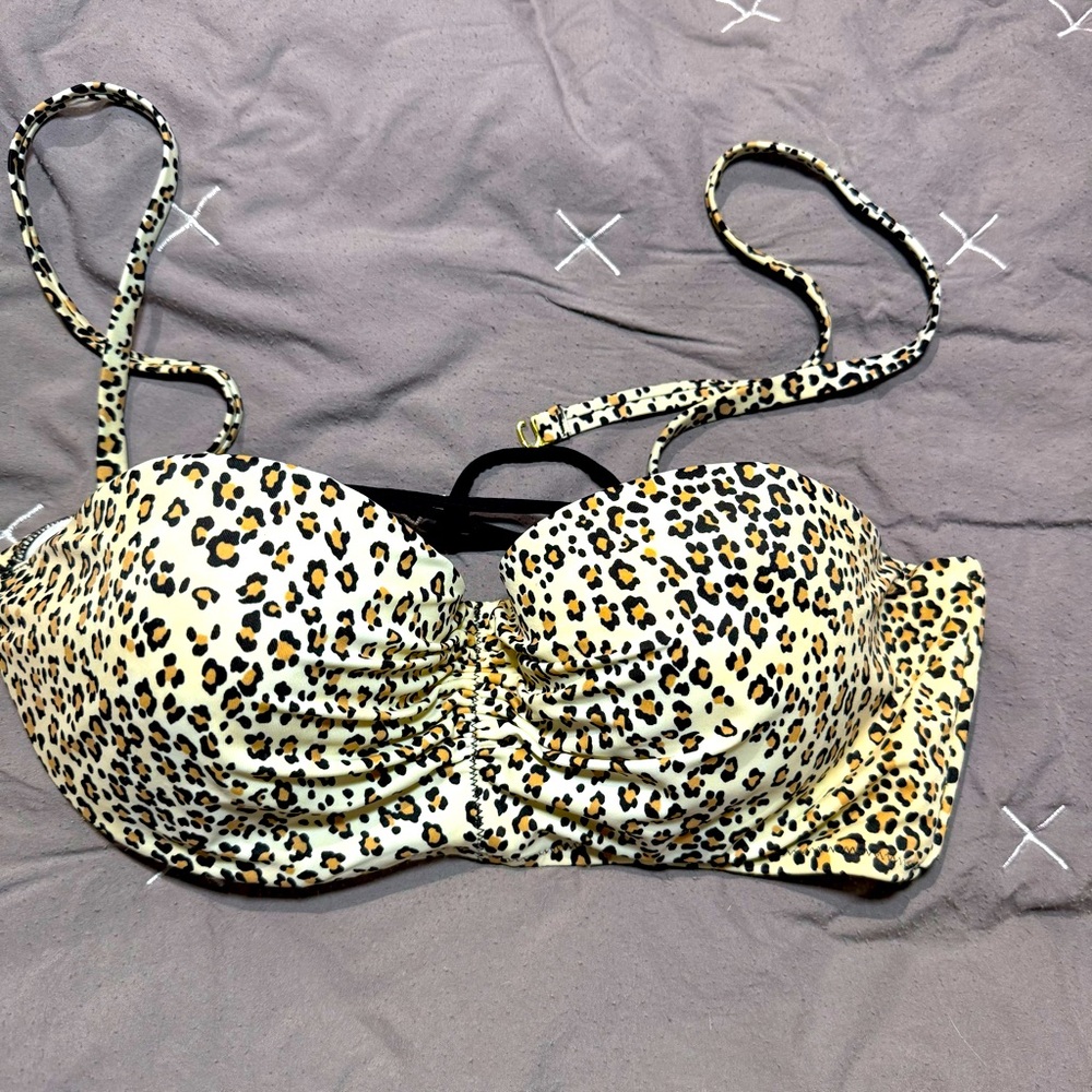 Victoria Secret bikini top 34D